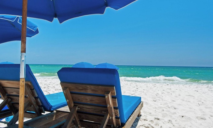 Panama City Beach Condominio | Amazing Location, Gulf Views, Right On Beach!