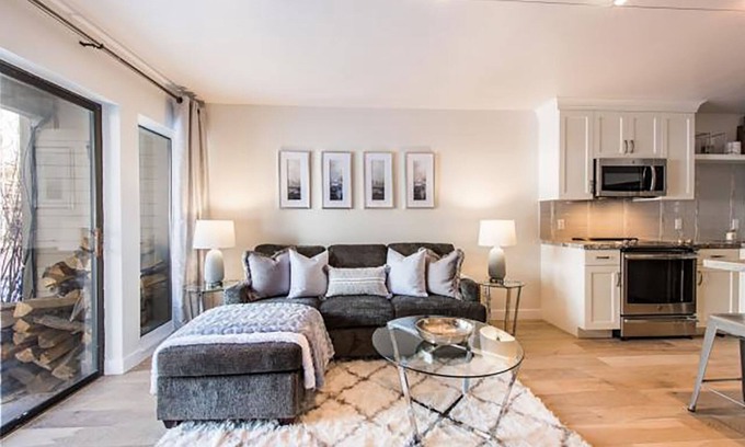 North Park City Condominio | Increíble ubicación! A pie de remontes, tiendas, calle principal, sin estacionamiento ni tarifas de resort.