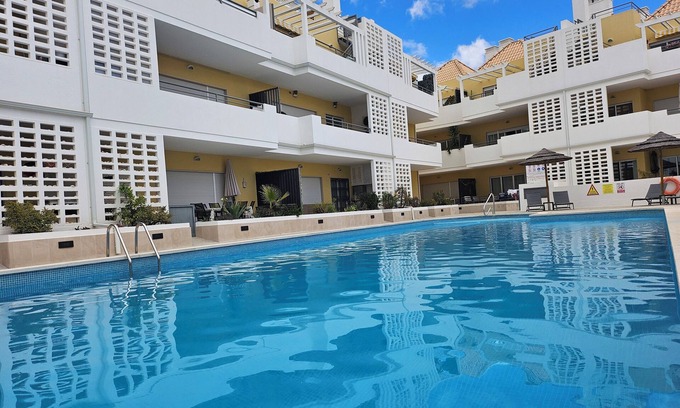 Cabanas Apartamento | Amazing & Modern Apartment in Cabanas Beach with direct pool access (Sleeps 4)