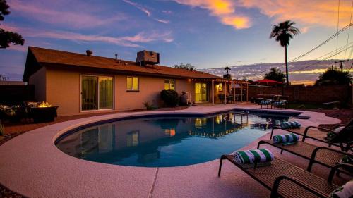 South Scottsdale Casa | Amazing Modern Remodel Near Old Town with HEATED Pool