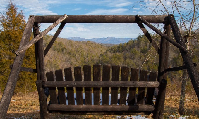 Asheville Cabina | Amazing Mountain Lodge Retreat on 63 Acres - 20 minutes from Asheville