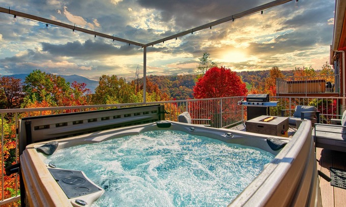 Chalet Village Chalet De Esquí | Amazing Mt.Leconte views/Firepit/Hot Tub