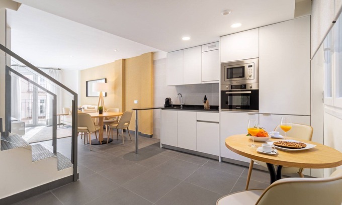 Barrio de La Latina Apartamento | Amazing new duplex for 4 (Latina Toledo atico III)