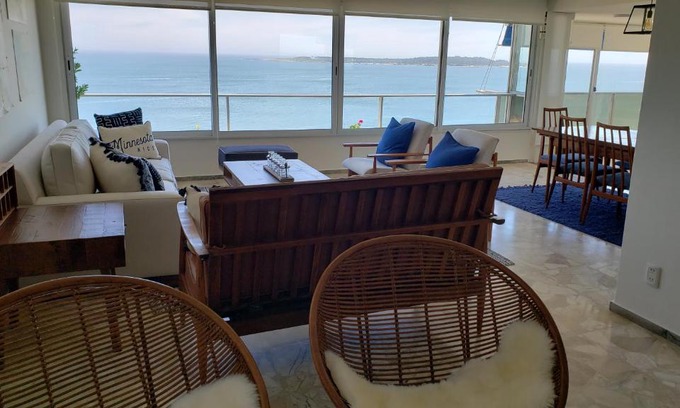 Punta del Este Apartamento | Amazing Oceanfront unit on Mansa Beach