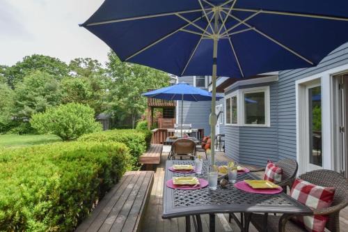 East Orleans Casa | Amazing Outdoor Space Access to Town Cove