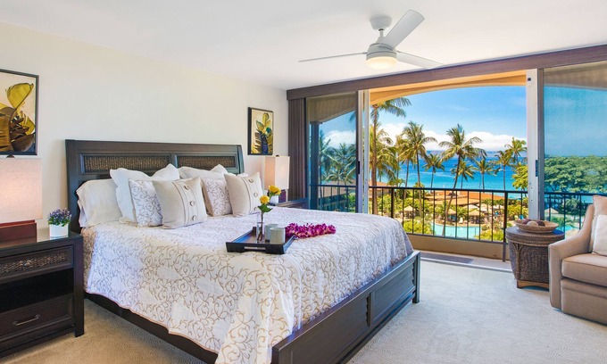 Kaanapali Condominio | Condominio de lujo en esquina con vistas panorámicas al mar y la playa