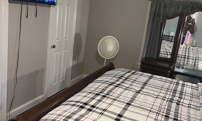 Irvington Casa | Amazing room with AC in charming Irvington