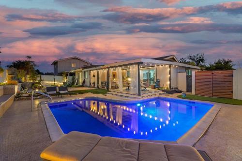University City Casa | Amazing San Diego Oasis -Heated Pool Spa Sauna