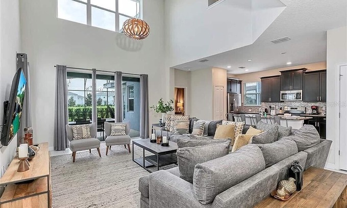 Kissimmee Villa | Amazing Storey Lake 5 Bedroom 5 Bathroom Villa
