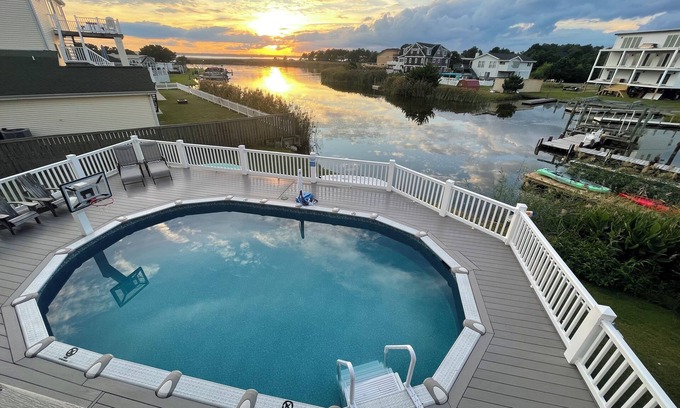 Sandbridge Casa | Amazing Sunset Bay Views, Movie Theater Game Room, Sports Pool, Kayaks & SUP