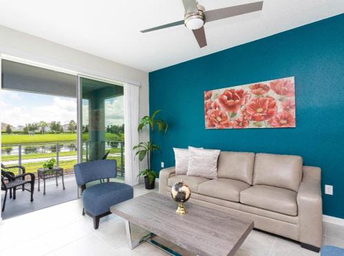 Kissimmee Casa | Amazing Townhome With Lake View At Storey Lake Resort