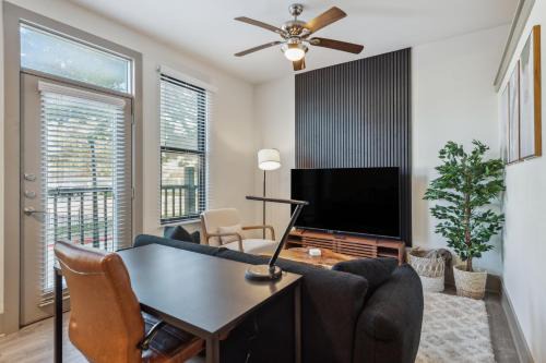 Cityplace Apartamento | Amazing Uptown Apartment Free Parking Pet Friendly