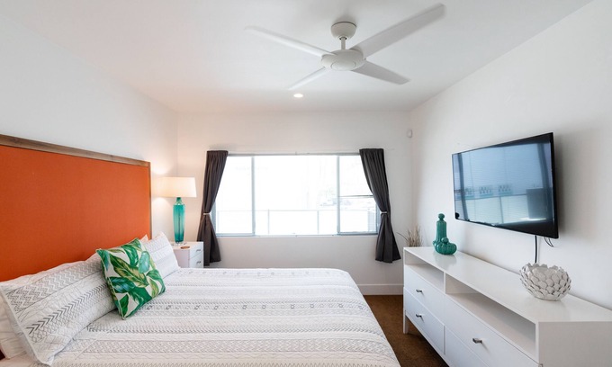 Warm Sands Apartamento | Amazing view! Upscale Palm Springs Getaway!
