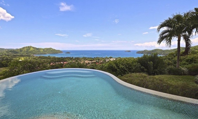 Coco Villa | 4-bedroom villa in welcoming Playas del Coco
