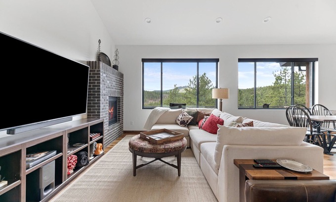 Hill City Casa | Amazing Views! Gorgeous New Home Near Hill City!