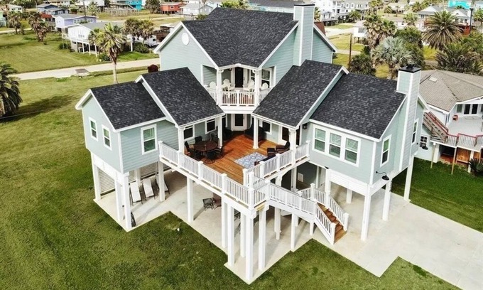 Pirates Beach Casa | Amazing views of the gulf from the decks. Welcoming open floor plan.