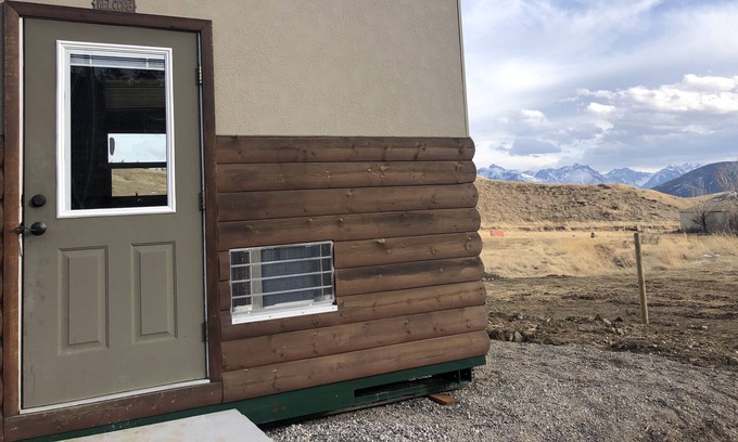 Livingston Cabina | Amazing Views! Tiny House On a Farm Minutes From Town