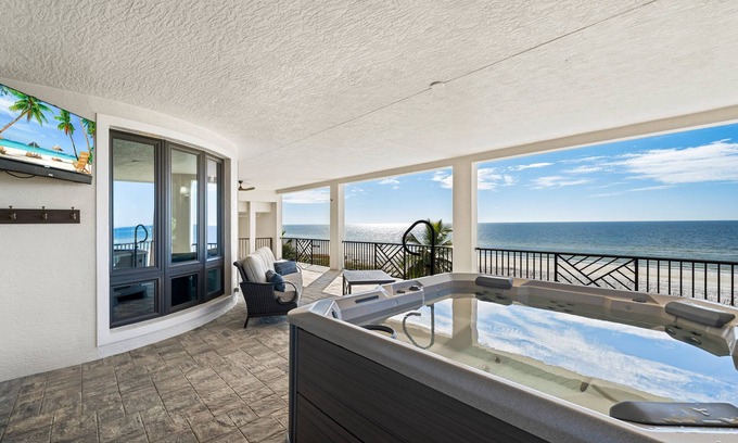 Fort Myers Beach Casa | Amazing Views, Heed Pool & Hot Tub - Beach Breeze - Roelens
