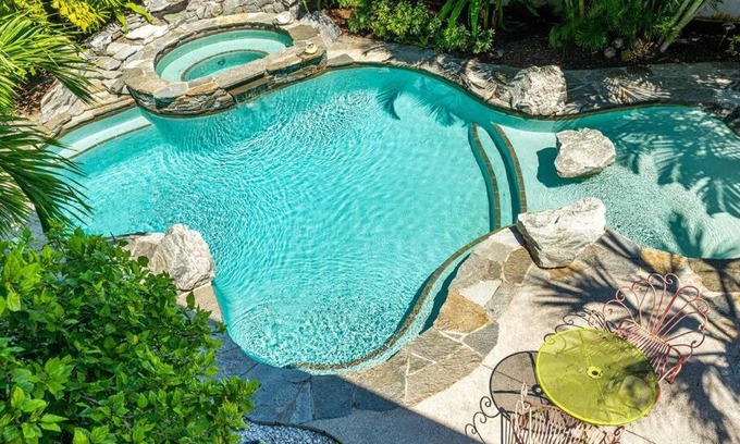 Longbeach Village Casa | Amazing Village Cottage! Walk to Whitney Beach!