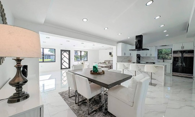 Sunset Casa | Amazing Waterfront Home with Boating Dock