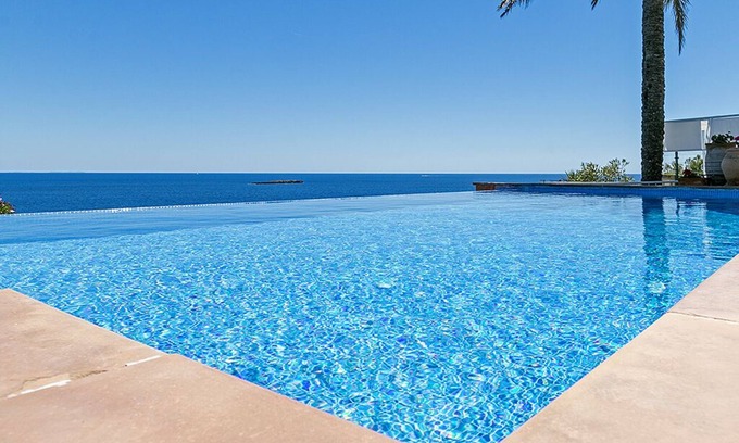 Cala Vinas Villa | Amazing waterfront Villa. Sorprendente propiedad sobre el mar