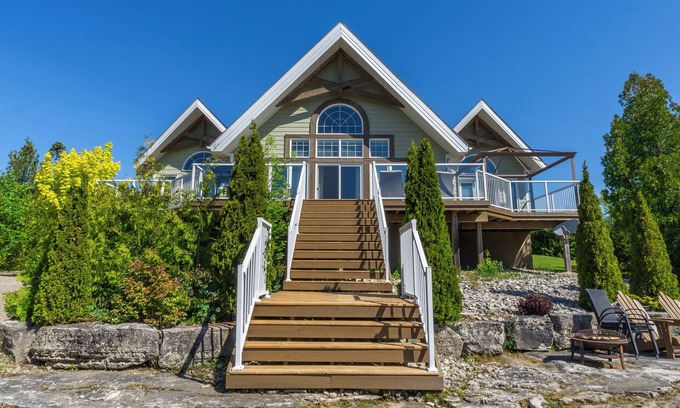 Tobermory Cabaña | Amazing waterfront luxury home in millionaire area only minutes from town