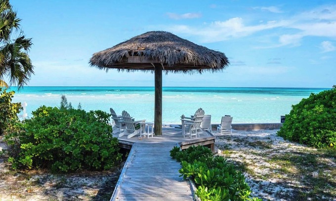 Spanish Wells Casa | Amberjack House - 3 Bedroom House On The Beach!