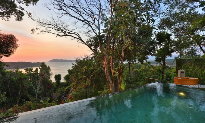 Pantai Tengah Apartamento | Ambong Pool Villas