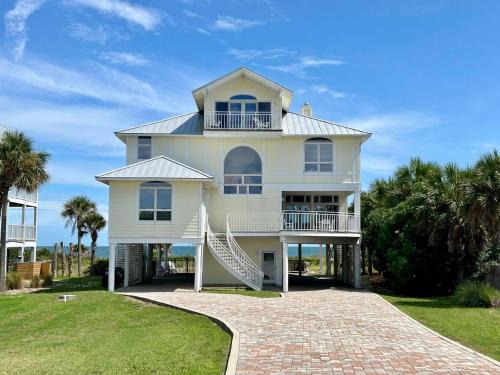 Plantation Casa | Amelia-Beachfront-Private Pool-Pet Friendly-Game Room