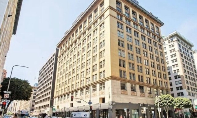 Downtown Los Angeles Condominio | Amenity Galore Trendy Loft In the Center of DTLA