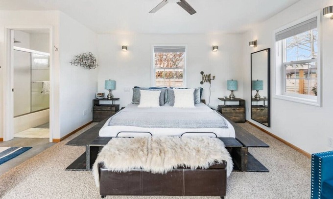 Woodstock Casa | Amenity packed Bungalow w/Office & Hot Tub - Pet Friendly!