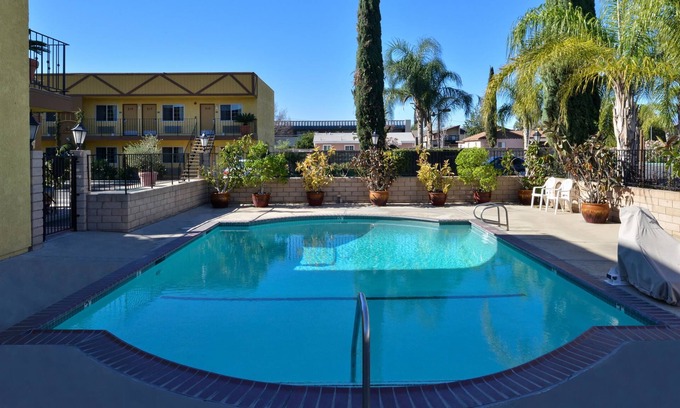 Fontana Hotel | Americas Best Value Inn & Suites Fontana
