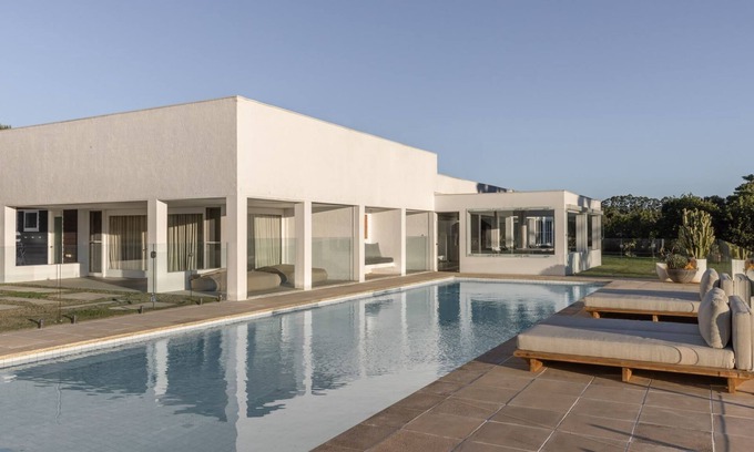 Federal Casa | Amileka - luxury 25 acre estate with pool