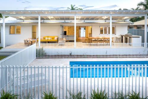 Agnes Water Casa | Amira Beach House - air conditioned, pool, walk to beach & cafes