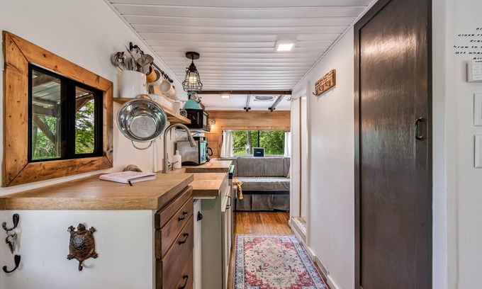 Somerdale Casa | Amish country, hot tub, fire pit, pet friendly
