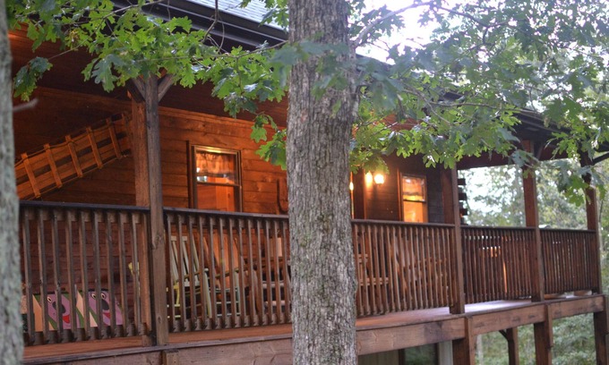 Hickory Hills Chalet De Esquí | Amish inspirado chalet de 6 dormitorios en el área de esquí, rafting, senderismo y ciclismo