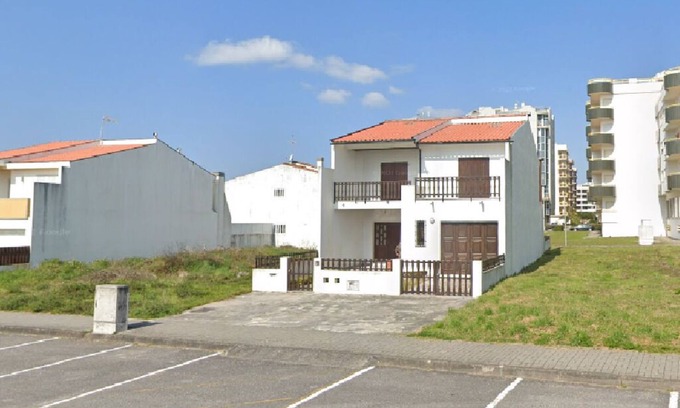 Viana do Castelo Villa | Amor house, Amorosa viana beach