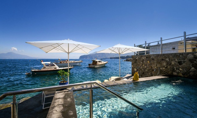 Sorrento City Centre Villa | AMORE RENTALS - Villa del Mare with Direct Access to the Sea, Pool, Sea View, Garden and Parking