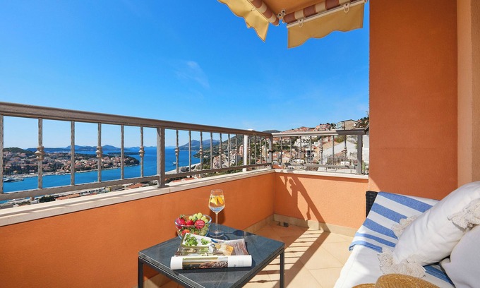 Gruz Apartamento | Amore Sea View - One Bedroom Apartment, Sleeps 4