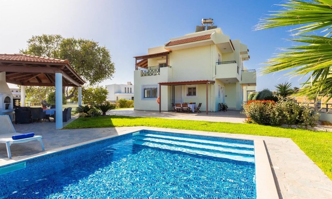 Gennadi Villa | Amphitrite Villa - Cuatro Habitaciones Villa, Capacidad 8