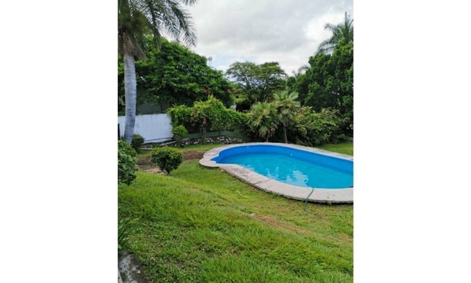 Cuernavaca Casa | Amplia casa sola, con alberca y amenidades privadas, todos los servicios.