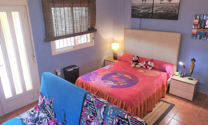 Huercal de Almeria Casa | Amplia Habitación con Piscina