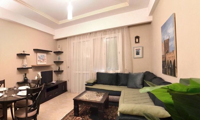 Haut Founty Apartamento | Amplio Apartamento de 100 m² cerca del Palacio Real y de la Playa