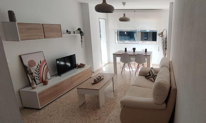 Cadiz Apartamento | Amplio apartamento junto a la Playa Victoria