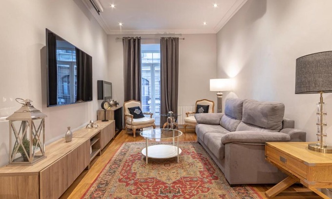 Bilbao Old Town Apartamento | Amplio y Elegante en Casco Viejo con Parking
