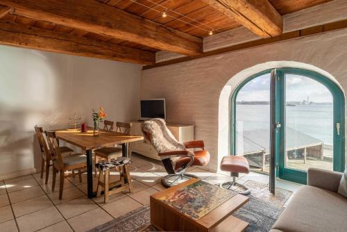 Holtenau Apartamento | AmTiessenKai