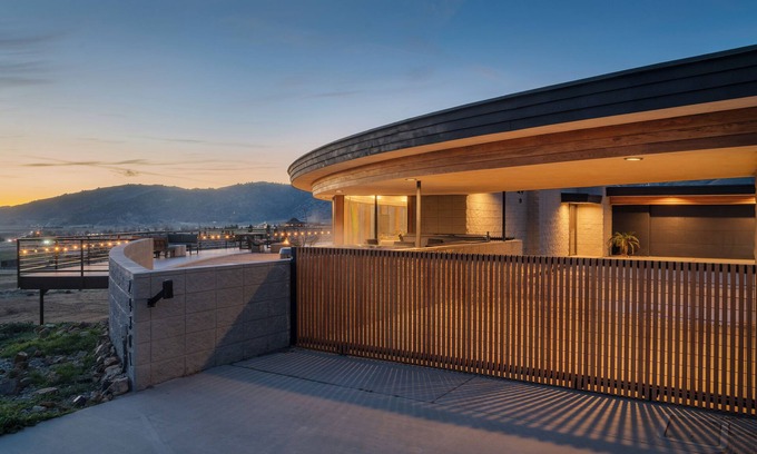 Tehachapi Casa | An A+ Architectural Wonder Perched Above Some of the Most Popular Local Wineries