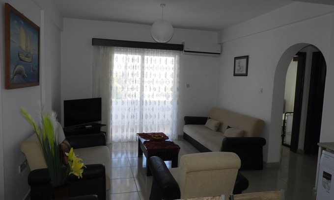 Kyrenia Apartamento | Un apartamento donde se encuentra en el centro de la ciudad de Kyrenia, en el norte de Chipre.