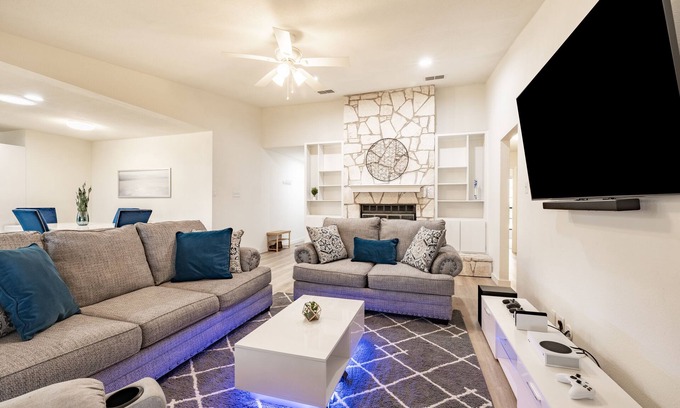 Quail Hollow Casa | An Austin Gem: Long Stay Discounts + NO Fees!
