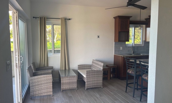 Isla de Utila Casa | An Enchanting In-Law Suite Apartment Attached to a Fabulous Bungalow